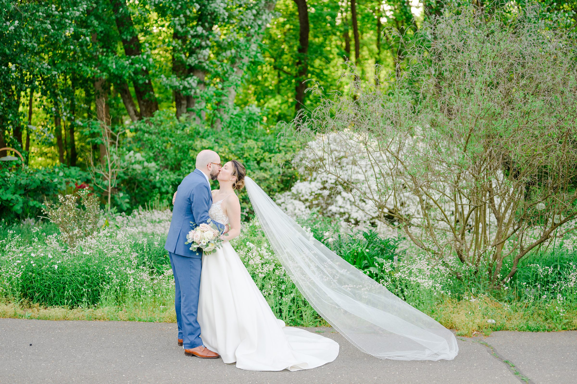 Spring wedding day at The Atrium at Meadowlark Botanical Gardens Photographed by Baltimore Wedding Photographer Cait Kramer Photography