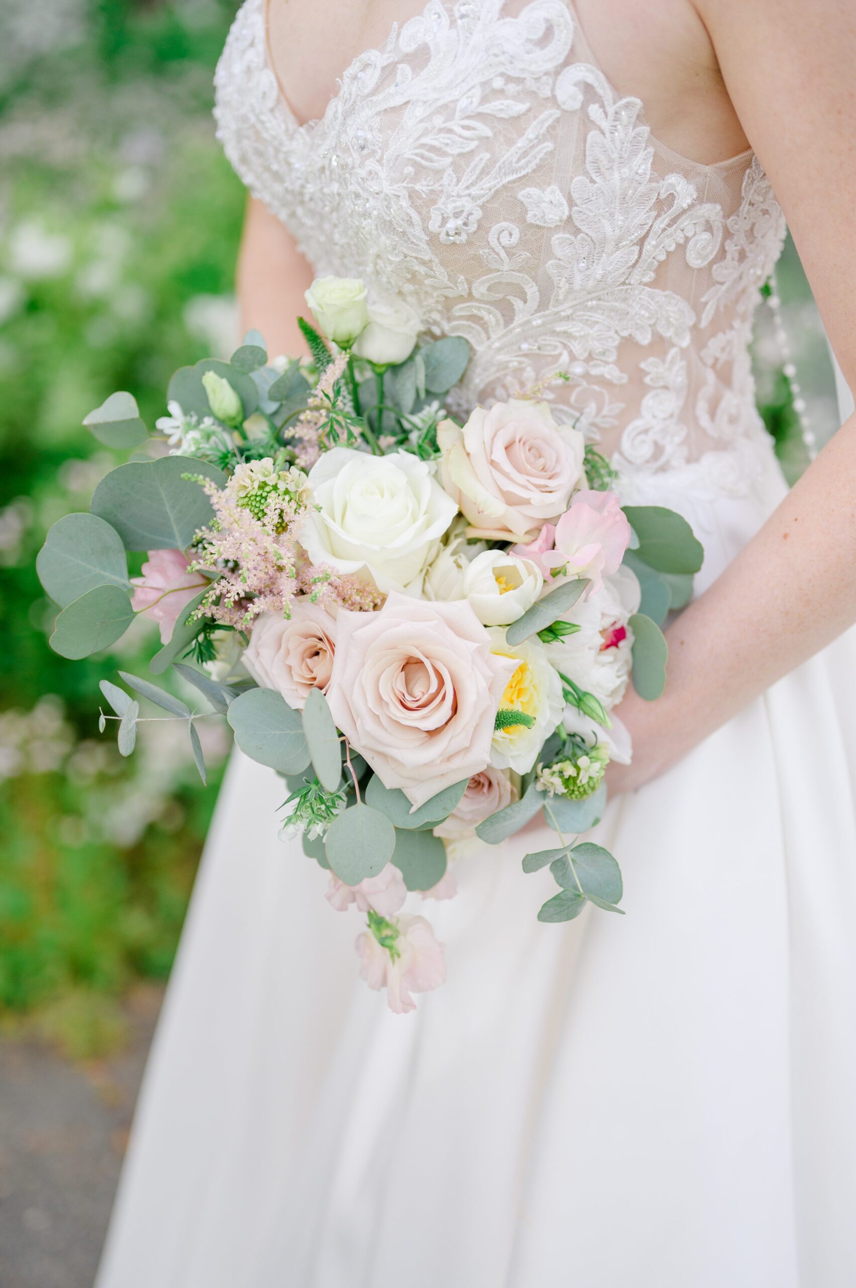 Spring wedding day at The Atrium at Meadowlark Botanical Gardens Photographed by Baltimore Wedding Photographer Cait Kramer Photography