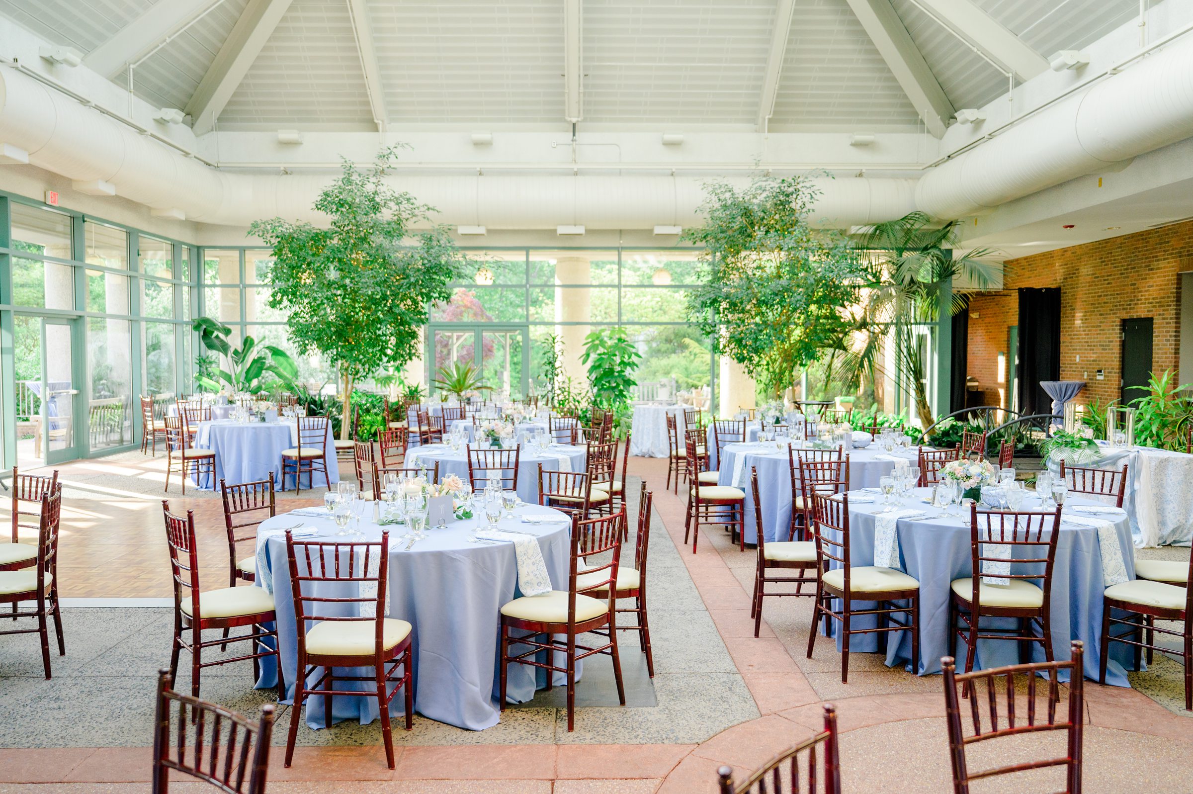 Spring wedding day at The Atrium at Meadowlark Botanical Gardens Photographed by Baltimore Wedding Photographer Cait Kramer Photography