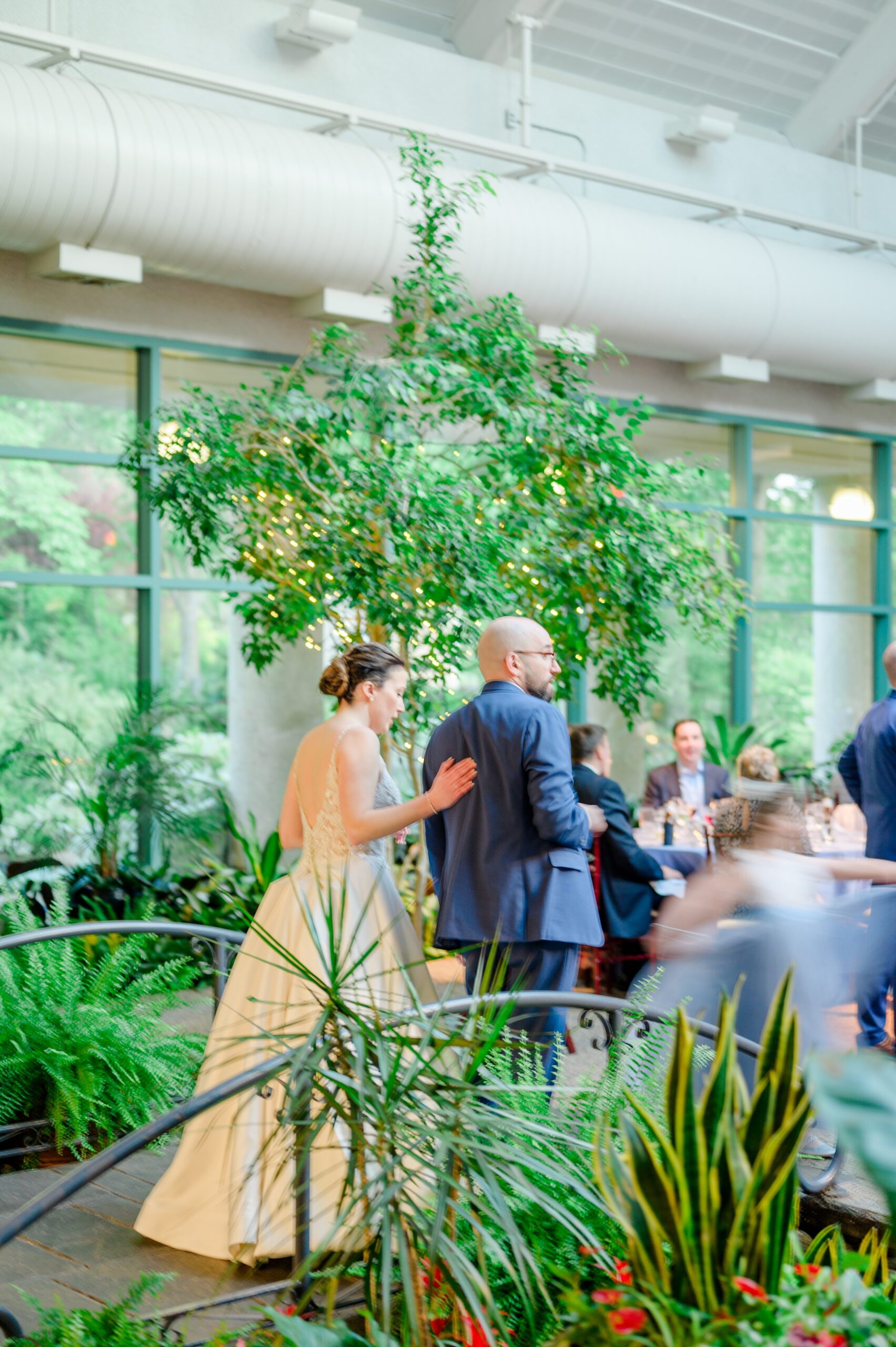 Spring wedding day at The Atrium at Meadowlark Botanical Gardens Photographed by Baltimore Wedding Photographer Cait Kramer Photography