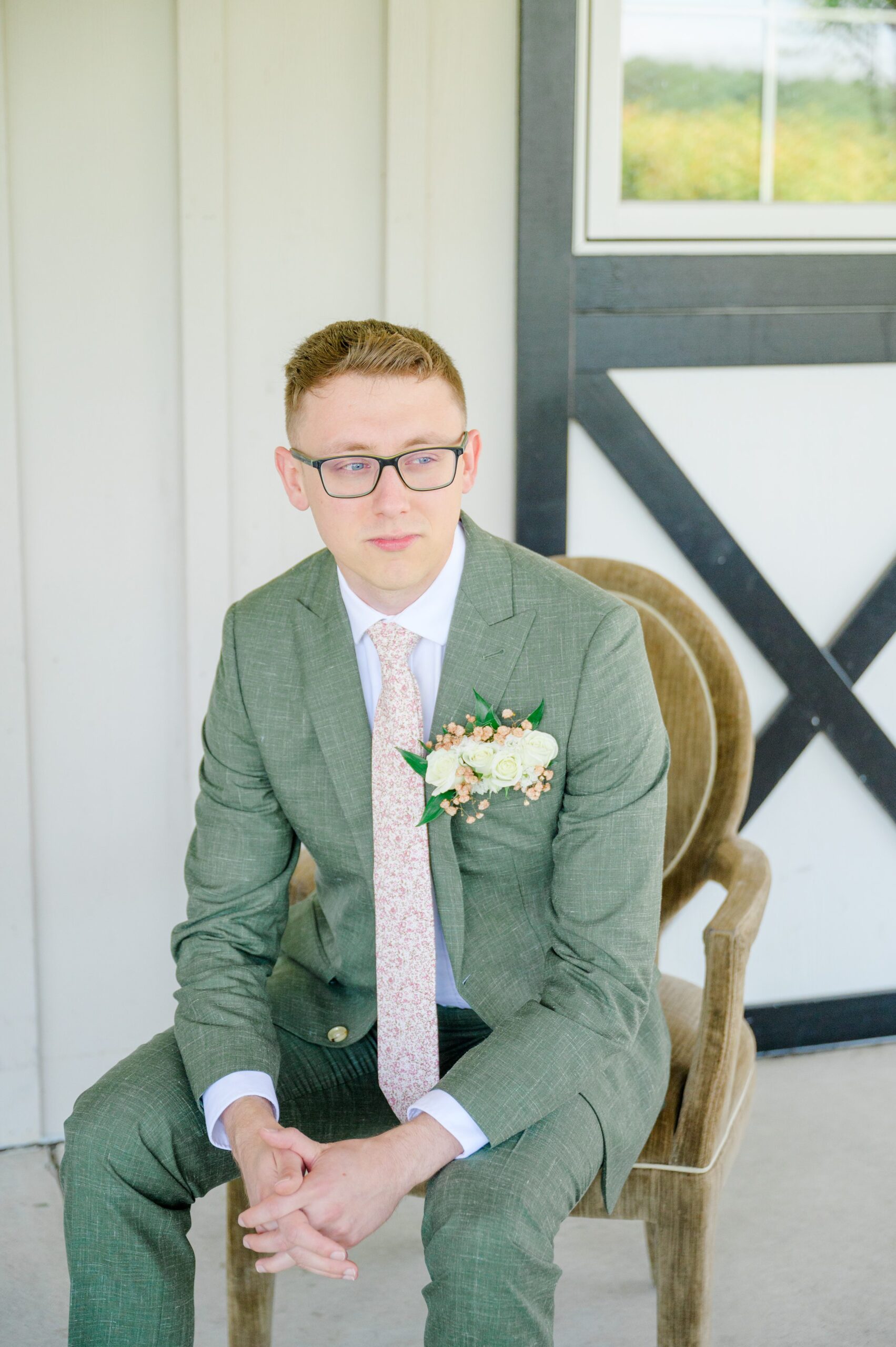 Spring wedding day at Shadow Creek in Purcellville, Virginia photographed by Baltimore Wedding Photographer Cait Kramer Photography