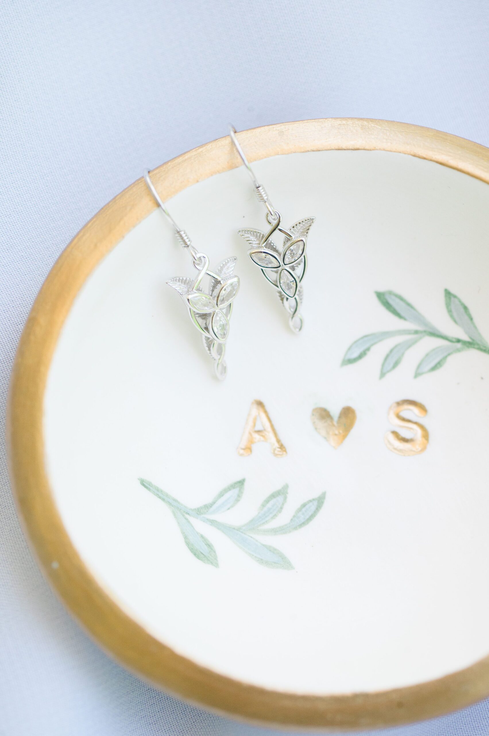 Pastel private estate wedding in Southern Maryland photographed by Baltimore Wedding Photographer Cait Kramer.