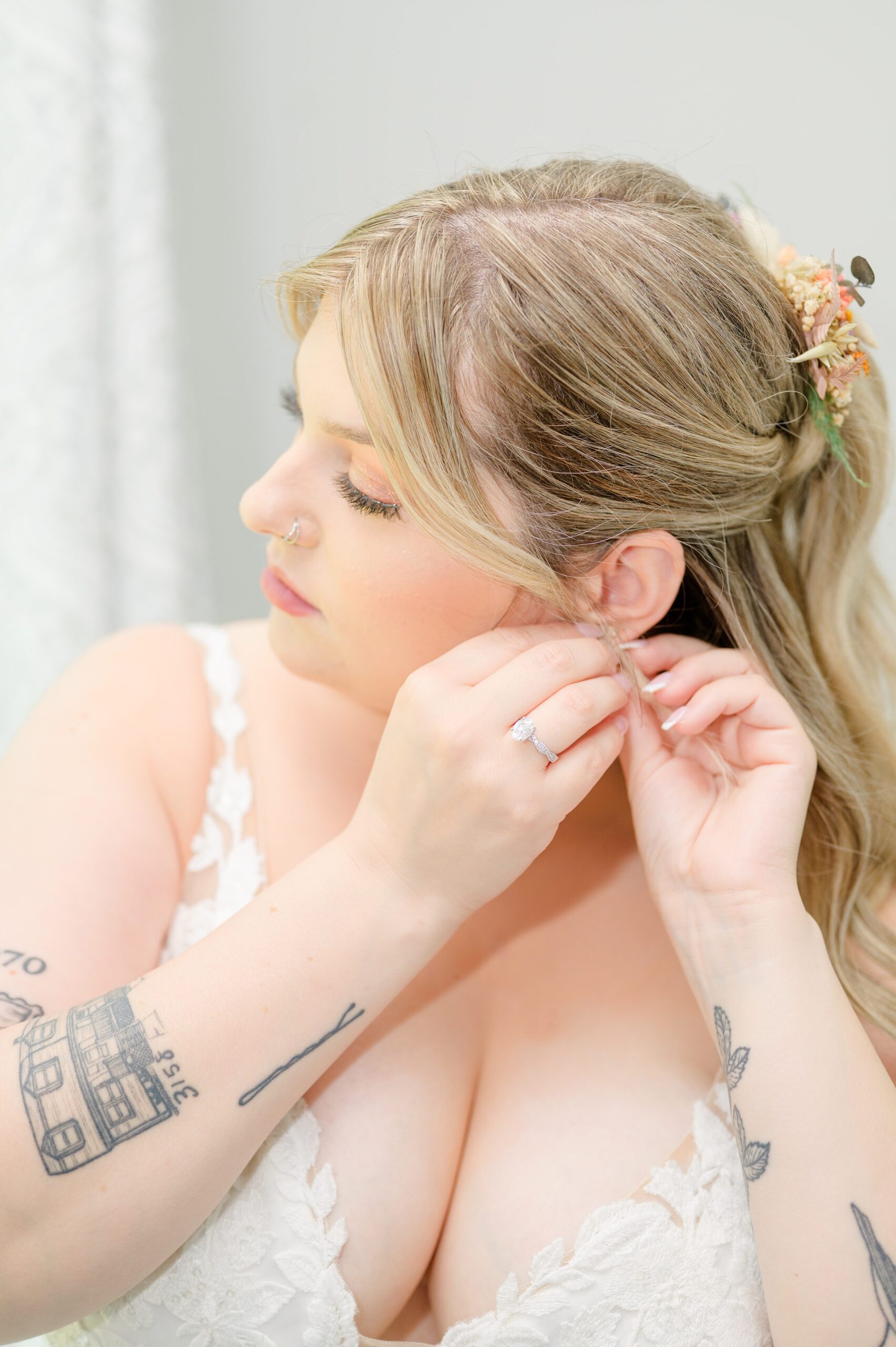 Pastel private estate wedding in Southern Maryland photographed by Baltimore Wedding Photographer Cait Kramer.
