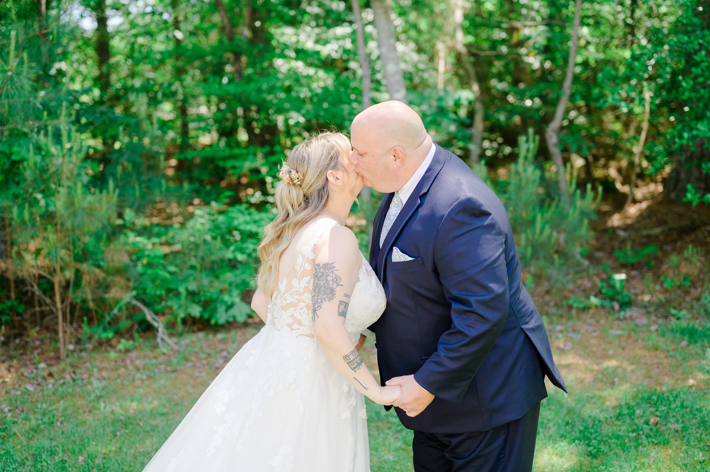 Pastel private estate wedding in Southern Maryland photographed by Baltimore Wedding Photographer Cait Kramer.