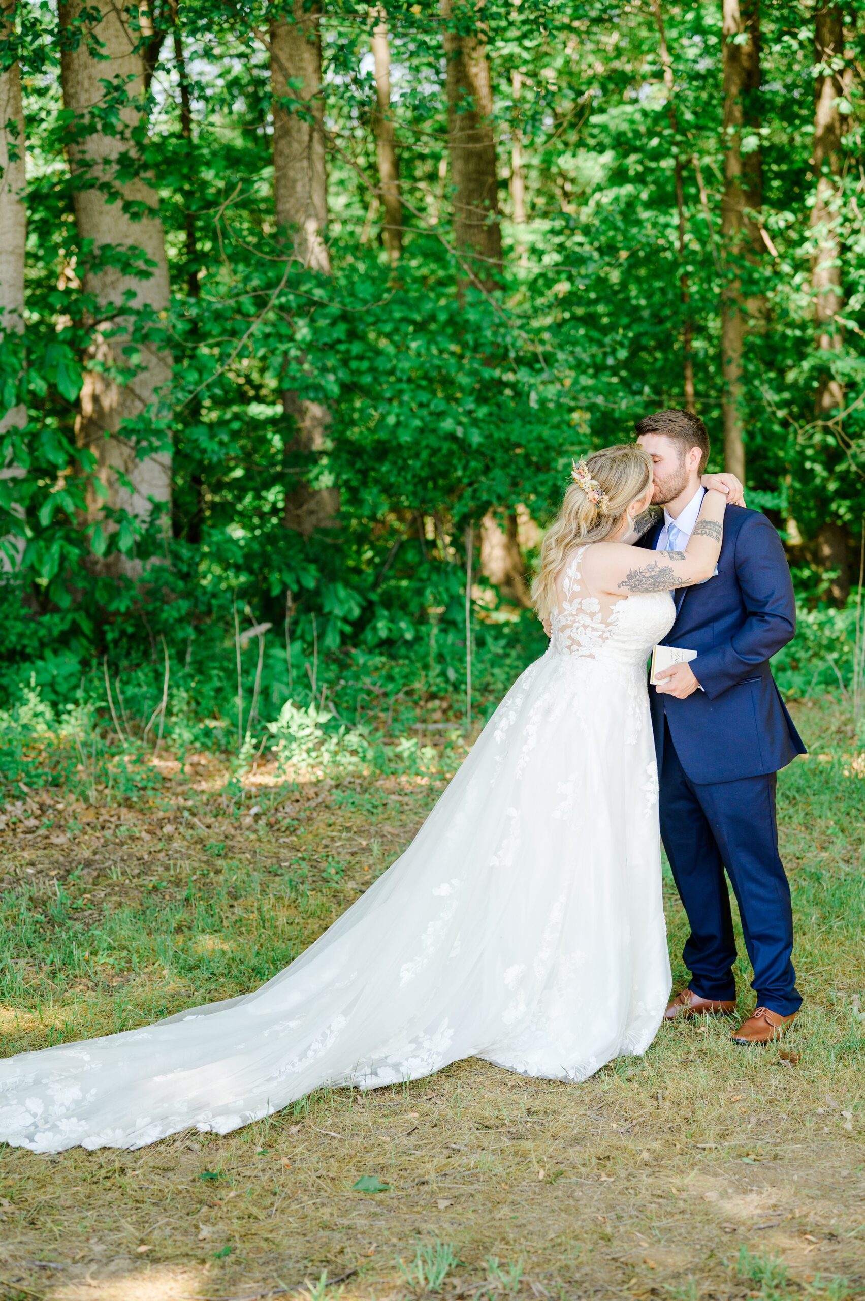 Pastel private estate wedding in Southern Maryland photographed by Baltimore Wedding Photographer Cait Kramer.