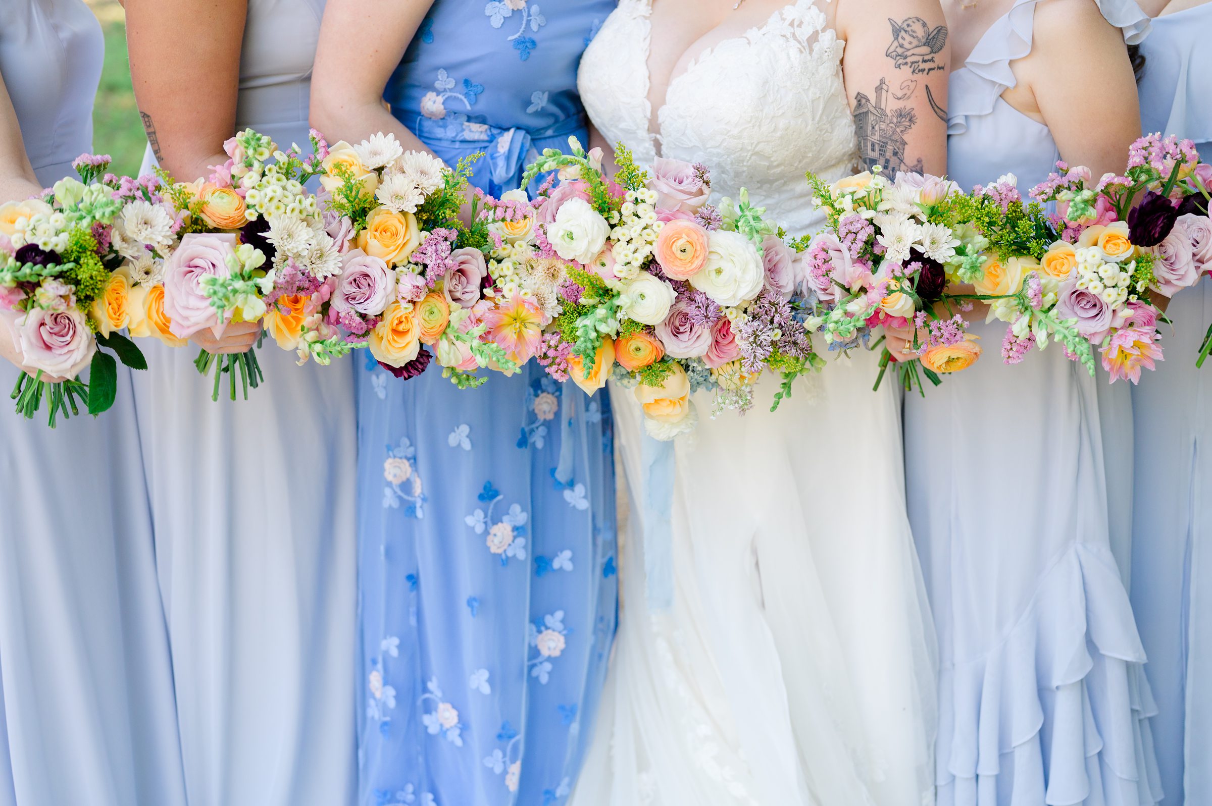 Pastel private estate wedding in Southern Maryland photographed by Baltimore Wedding Photographer Cait Kramer.