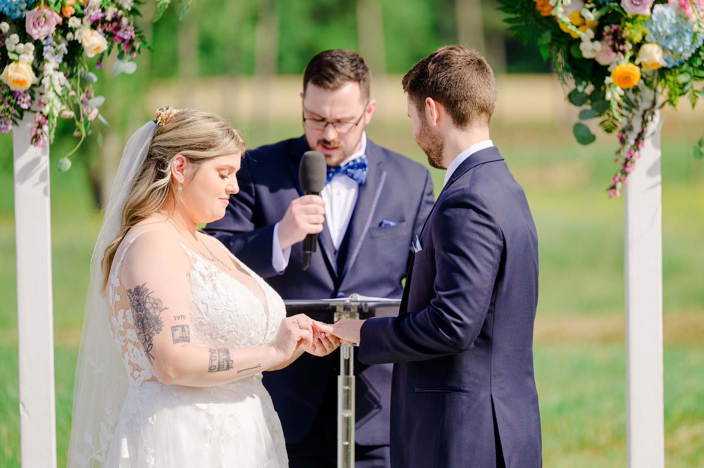 Pastel private estate wedding in Southern Maryland photographed by Baltimore Wedding Photographer Cait Kramer.