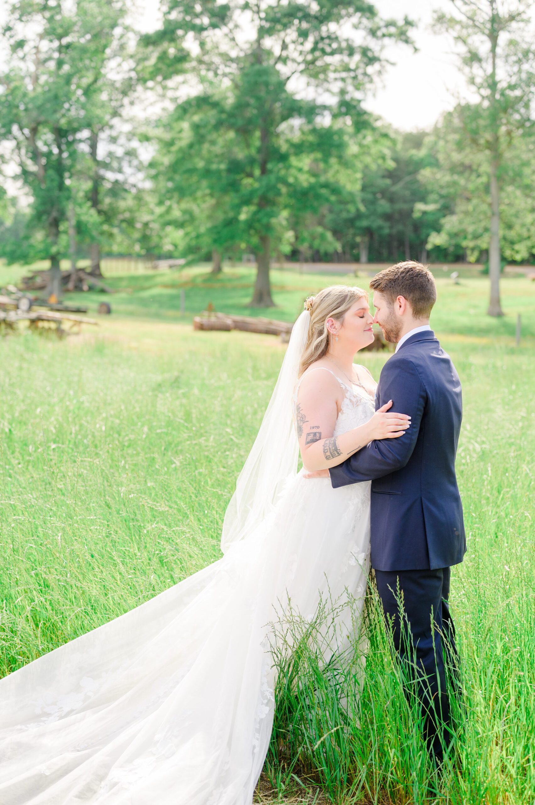 Pastel private estate wedding in Southern Maryland photographed by Baltimore Wedding Photographer Cait Kramer.