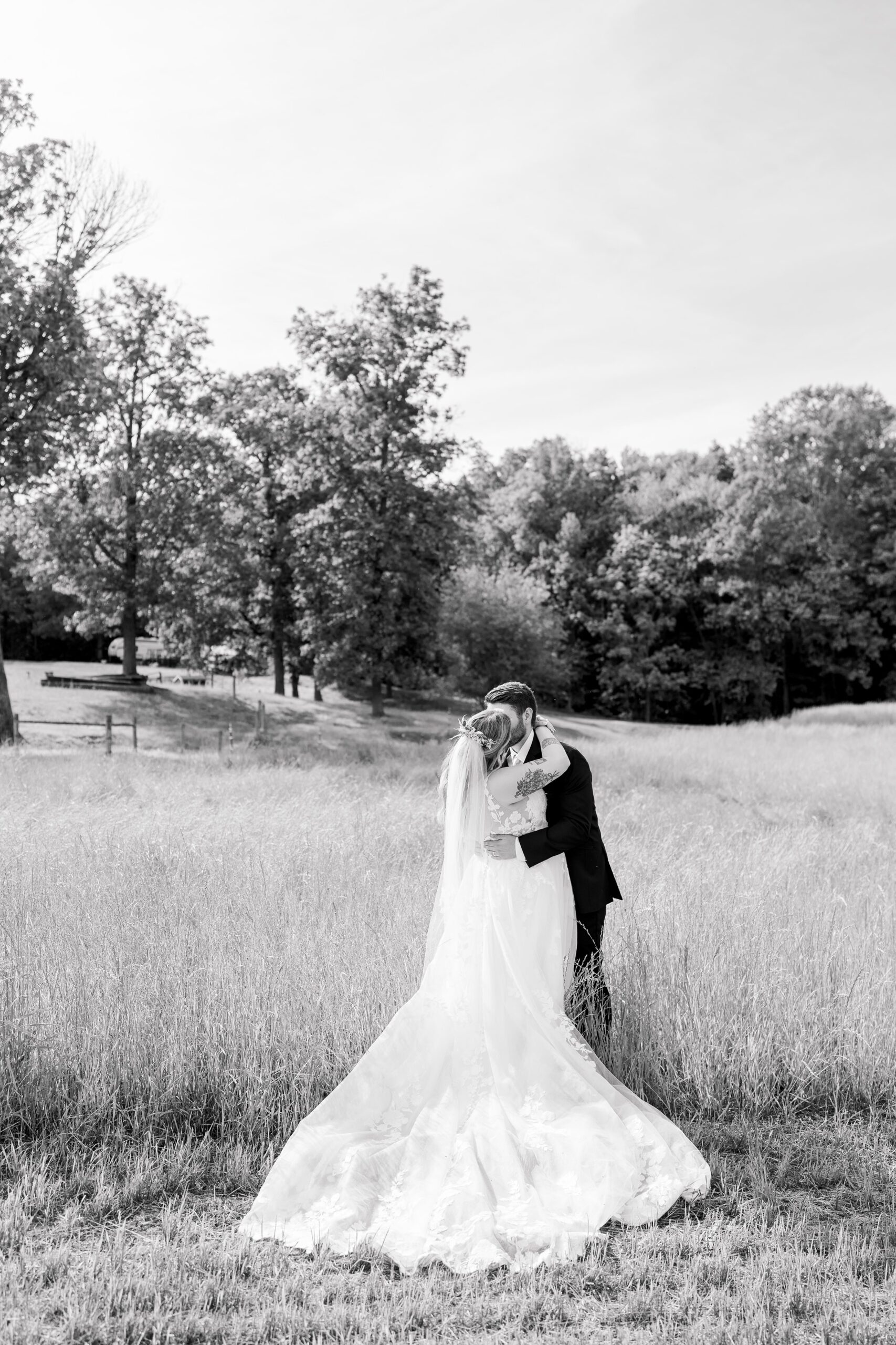 Pastel private estate wedding in Southern Maryland photographed by Baltimore Wedding Photographer Cait Kramer.