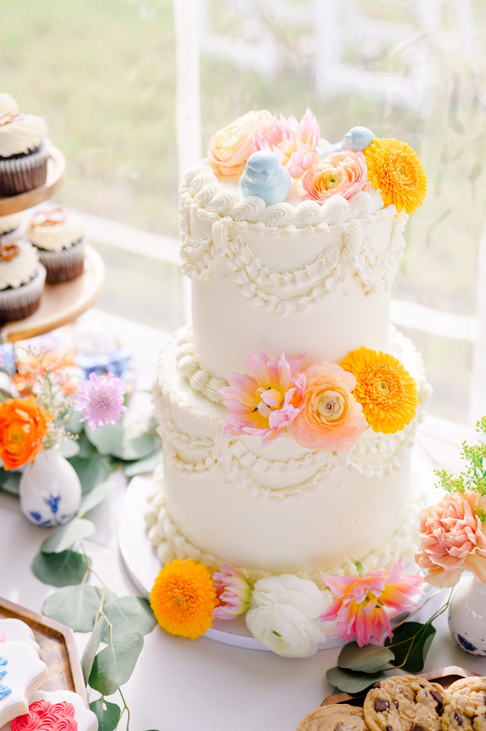 Pastel private estate wedding in Southern Maryland photographed by Baltimore Wedding Photographer Cait Kramer.