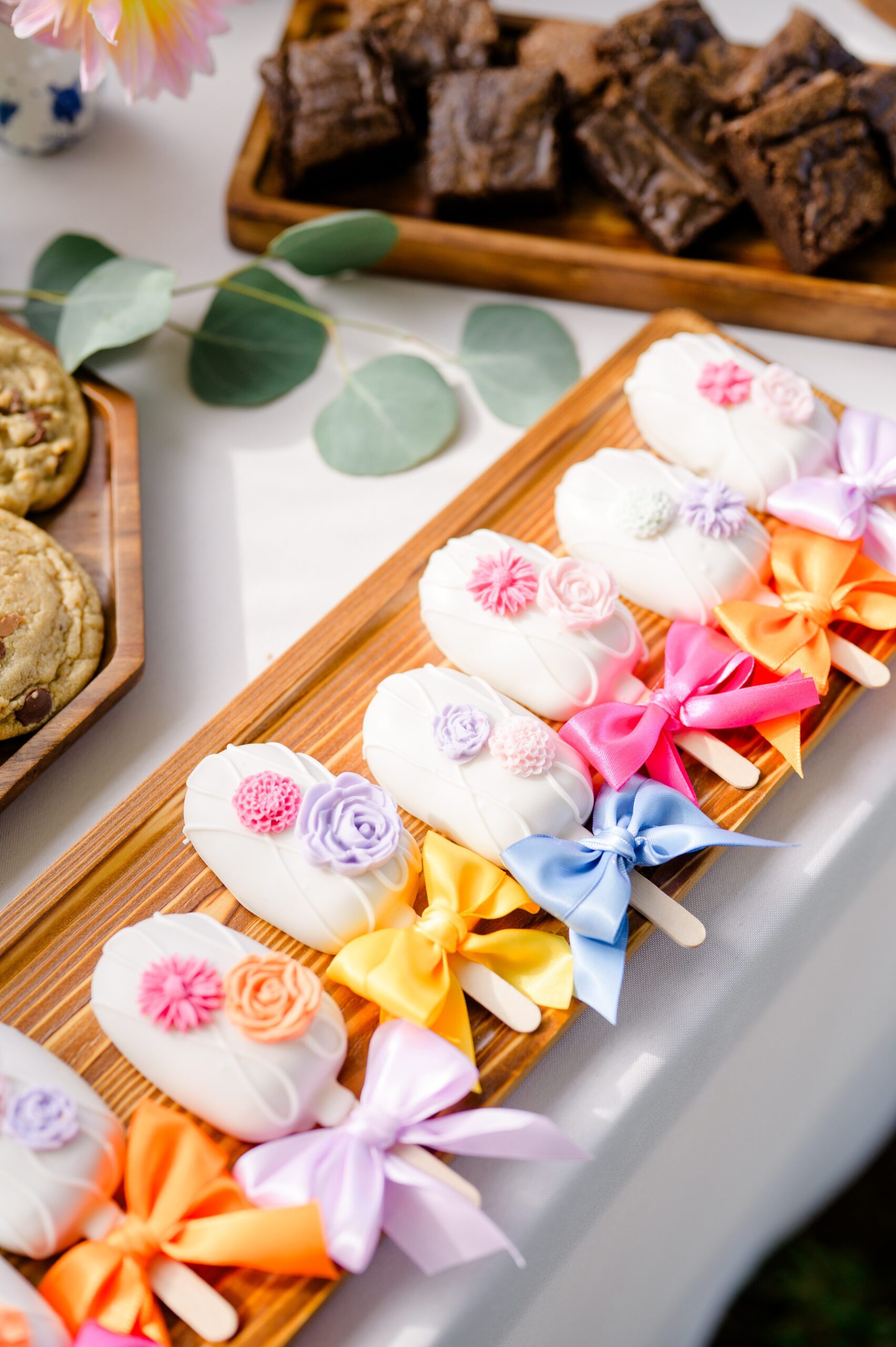Pastel private estate wedding in Southern Maryland photographed by Baltimore Wedding Photographer Cait Kramer.