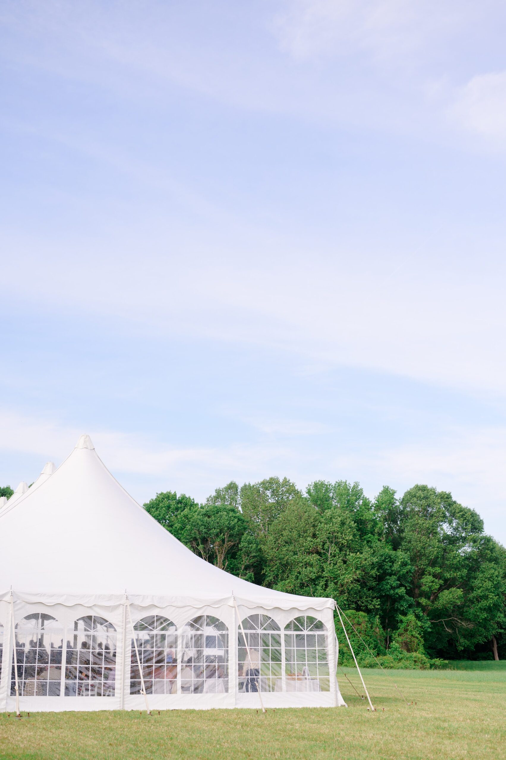 Pastel private estate wedding in Southern Maryland photographed by Baltimore Wedding Photographer Cait Kramer.