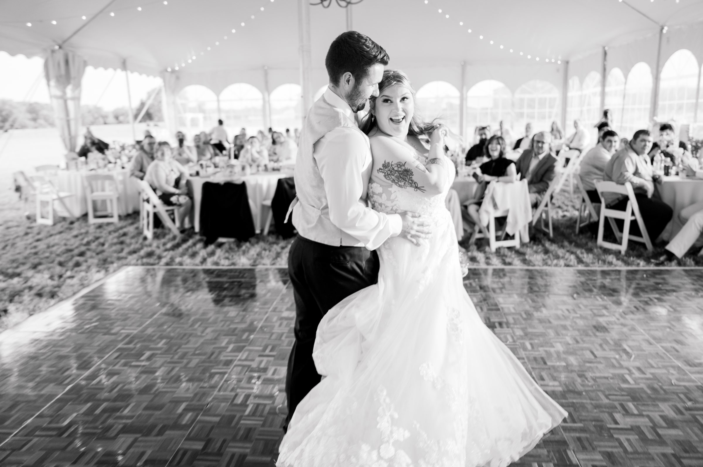 Pastel private estate wedding in Southern Maryland photographed by Baltimore Wedding Photographer Cait Kramer.