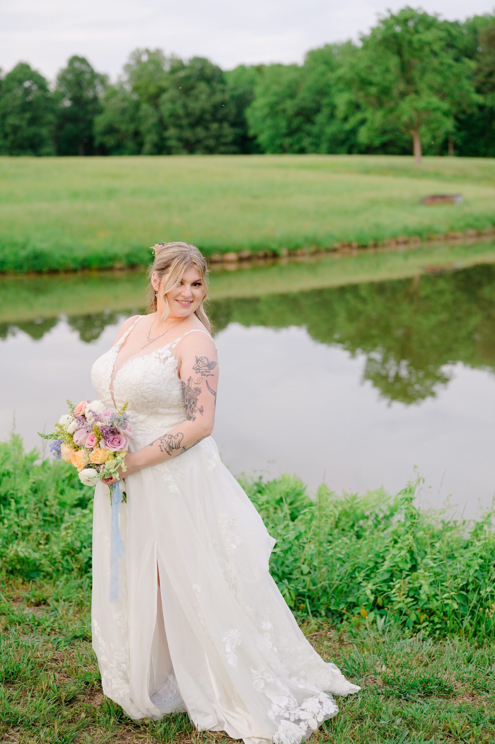 Pastel private estate wedding in Southern Maryland photographed by Baltimore Wedding Photographer Cait Kramer.