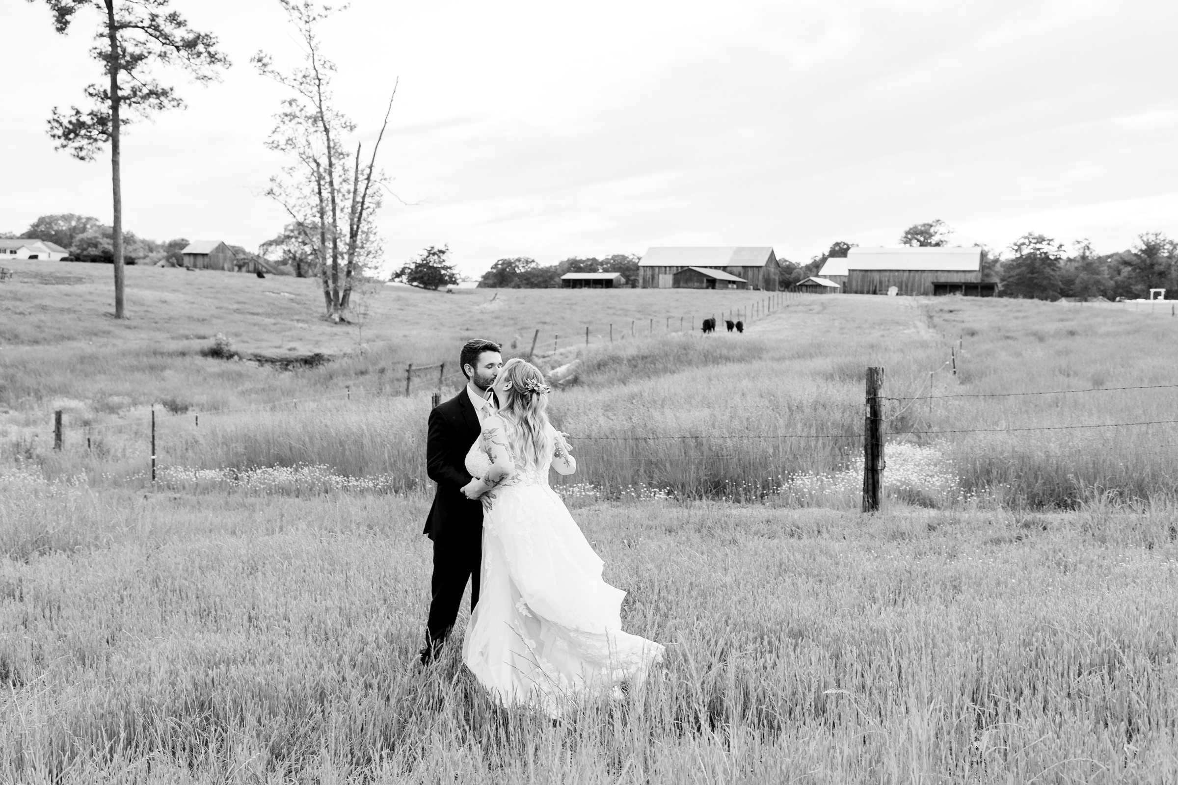 Pastel private estate wedding in Southern Maryland photographed by Baltimore Wedding Photographer Cait Kramer.