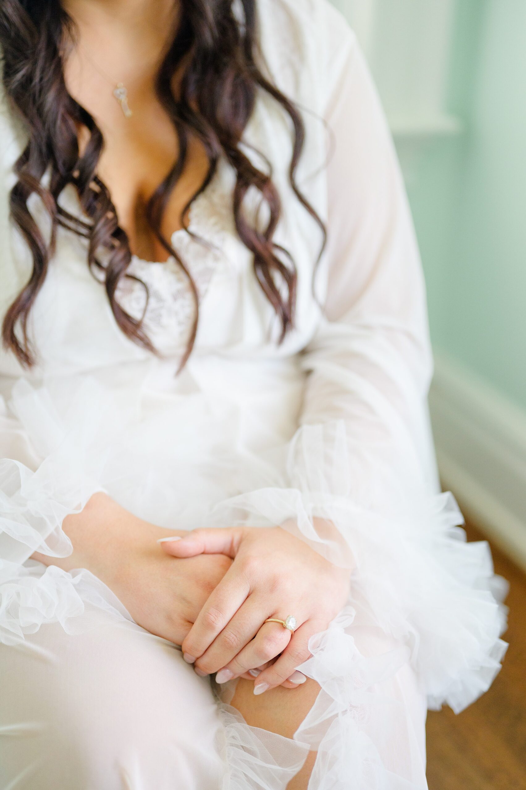 Summer wedding day at Raspberry Plain Manor in Leesburg, Virginia. Photographed by Baltimore Wedding Photographer Cait Kramer.
