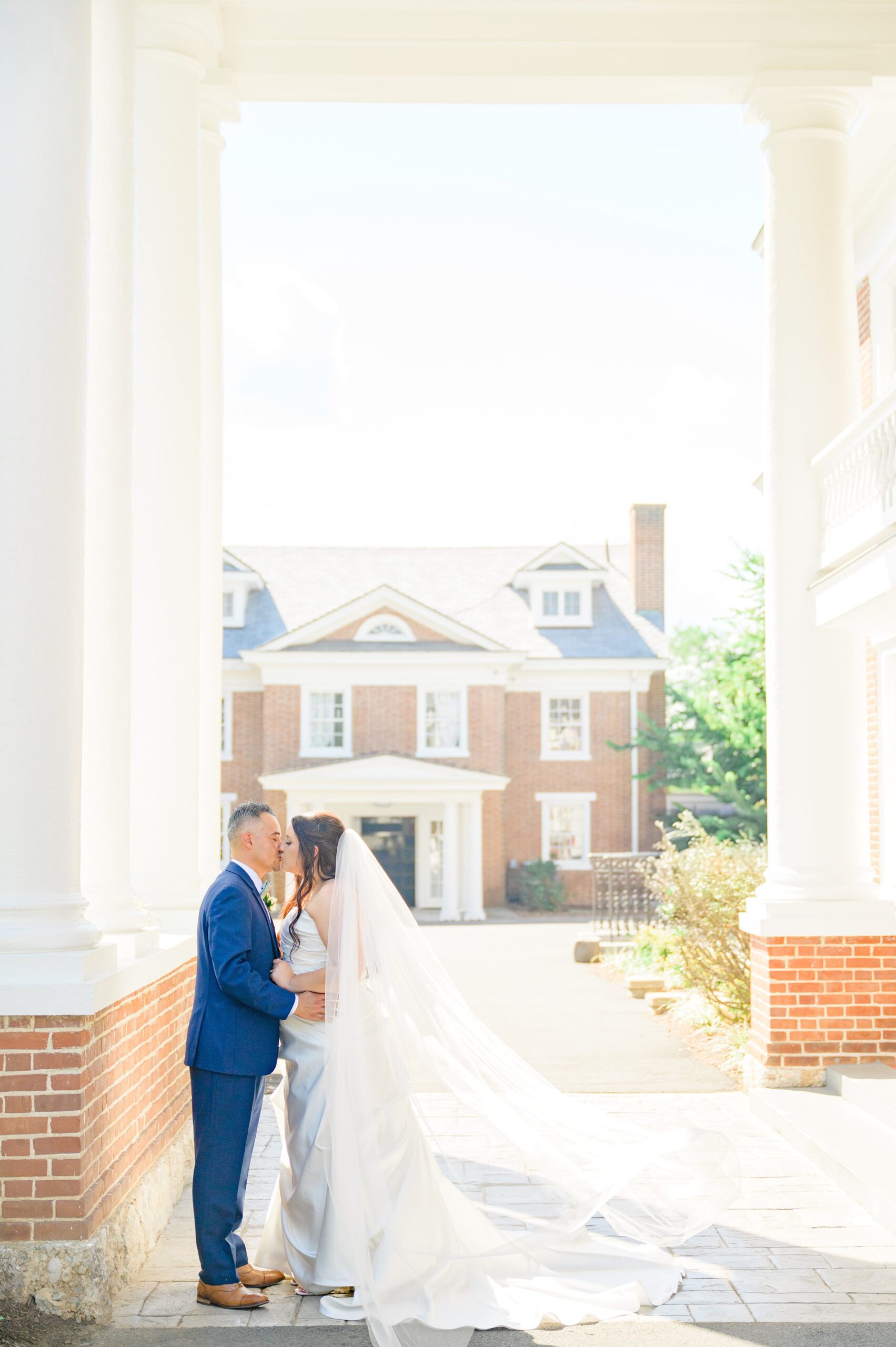 Summer wedding day at Raspberry Plain Manor in Leesburg, Virginia. Photographed by Baltimore Wedding Photographer Cait Kramer.