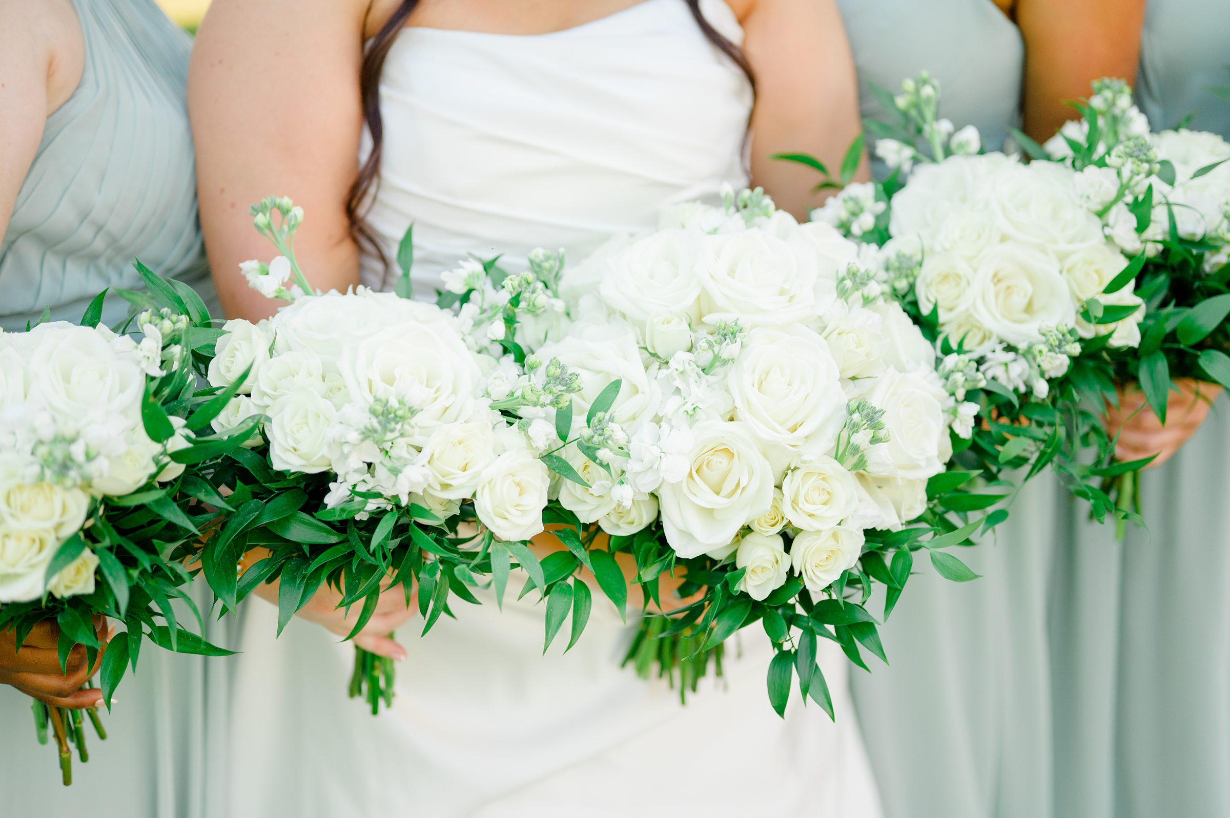 Summer wedding day at Raspberry Plain Manor in Leesburg, Virginia. Photographed by Baltimore Wedding Photographer Cait Kramer.