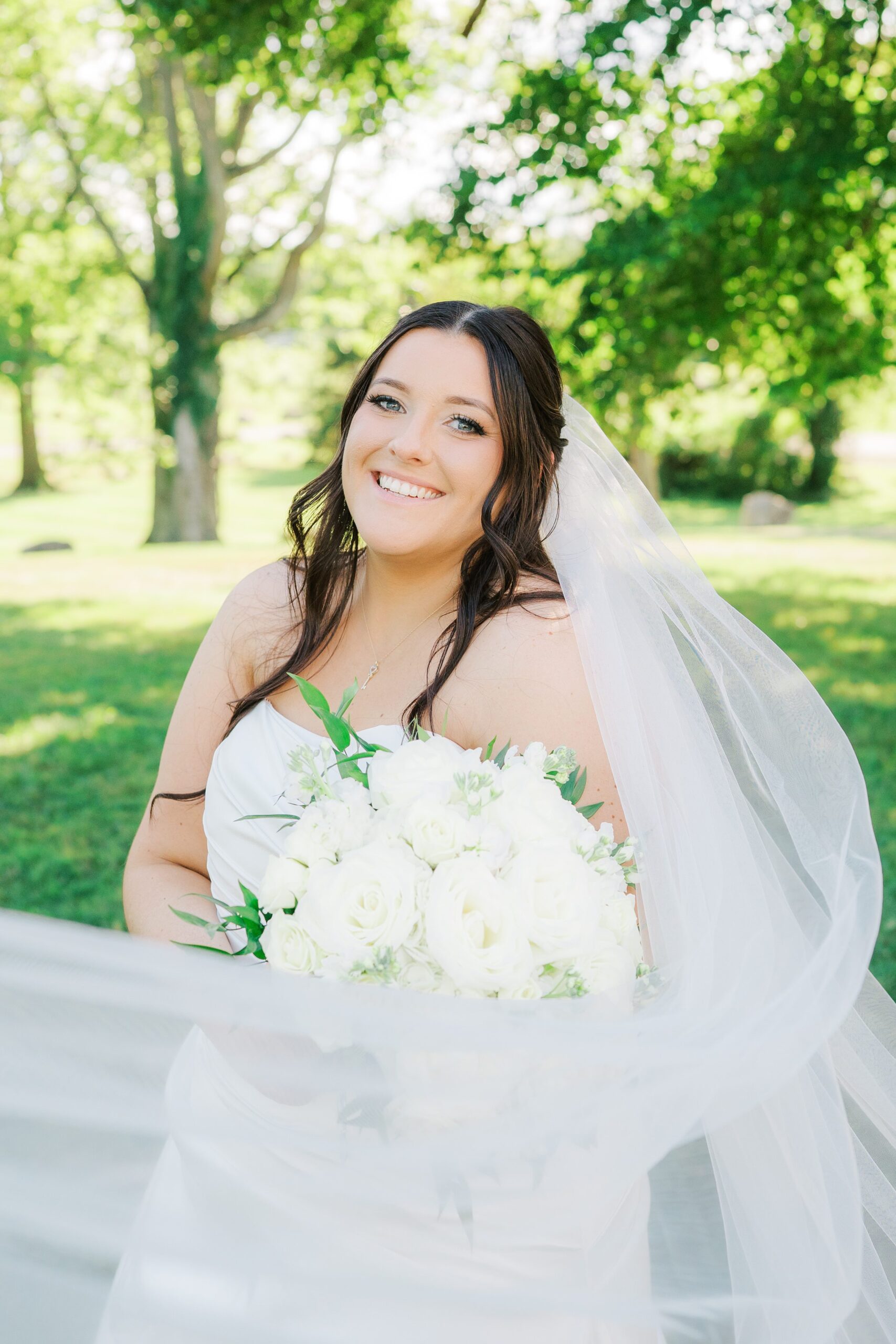 Summer wedding day at Raspberry Plain Manor in Leesburg, Virginia. Photographed by Baltimore Wedding Photographer Cait Kramer.