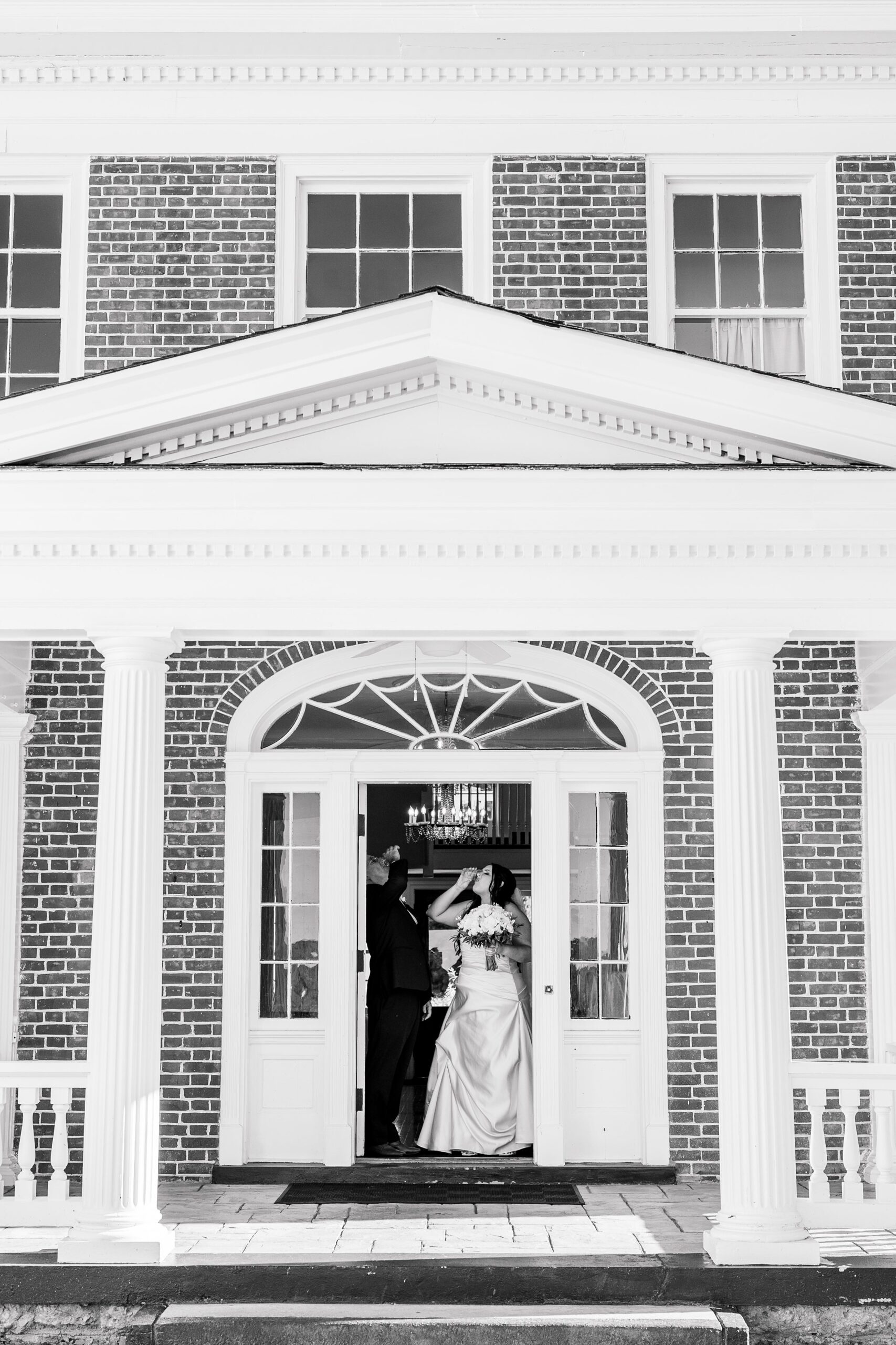 Summer wedding day at Raspberry Plain Manor in Leesburg, Virginia. Photographed by Baltimore Wedding Photographer Cait Kramer.