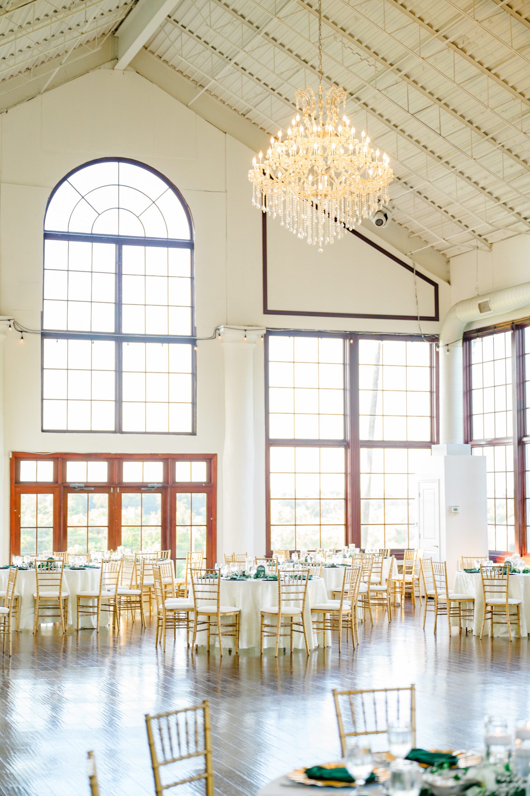 Summer wedding day at Raspberry Plain Manor in Leesburg, Virginia. Photographed by Baltimore Wedding Photographer Cait Kramer.