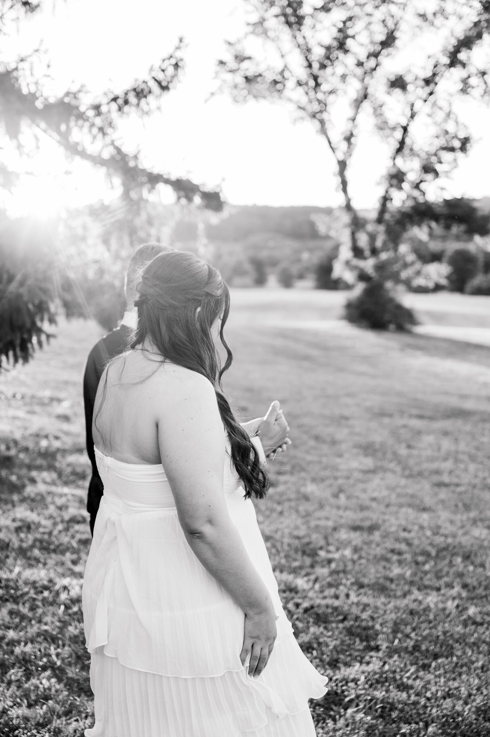 Summer wedding day at Raspberry Plain Manor in Leesburg, Virginia. Photographed by Baltimore Wedding Photographer Cait Kramer.