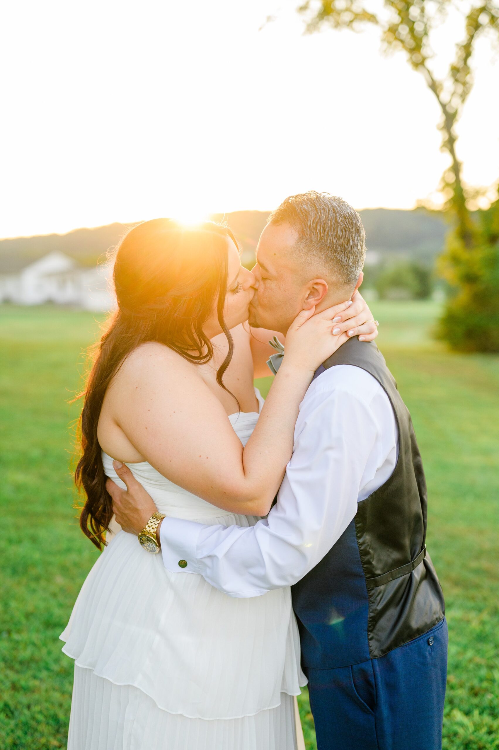 Summer wedding day at Raspberry Plain Manor in Leesburg, Virginia. Photographed by Baltimore Wedding Photographer Cait Kramer.