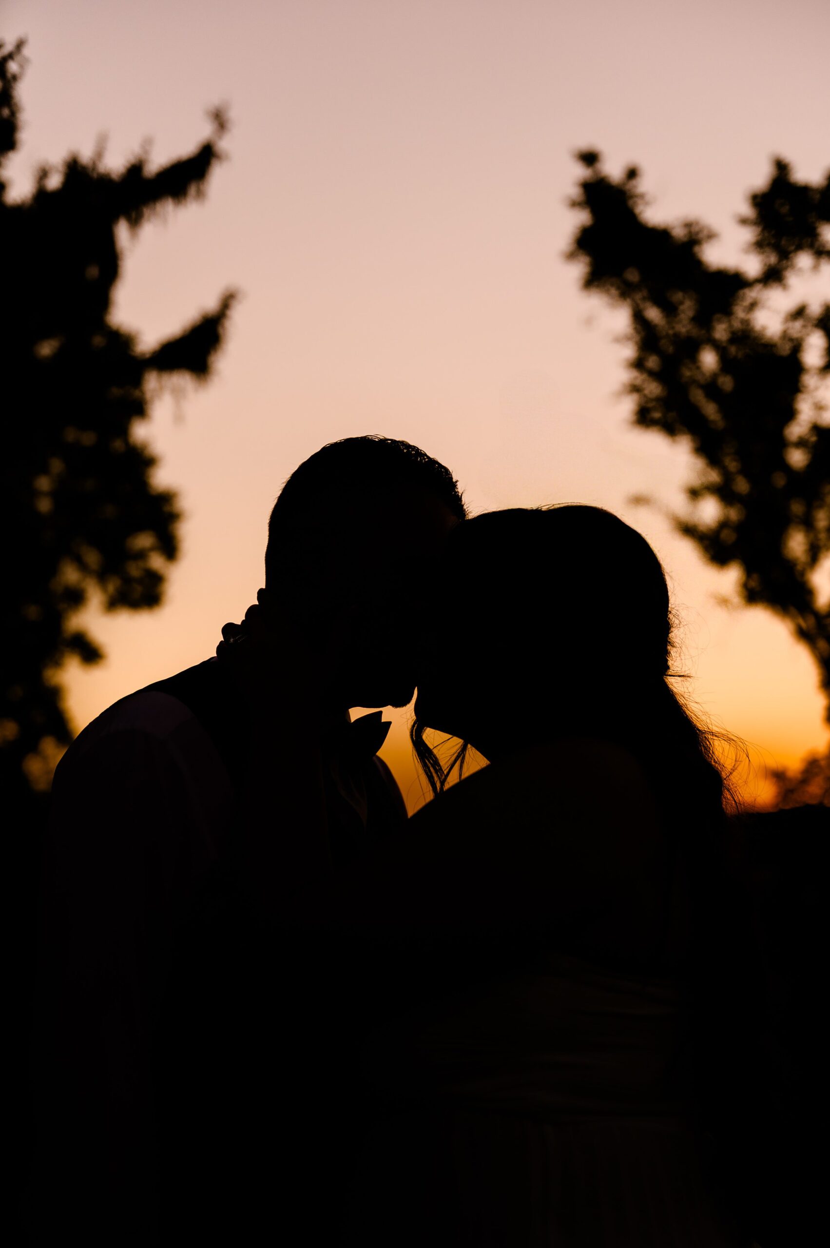 Summer wedding day at Raspberry Plain Manor in Leesburg, Virginia. Photographed by Baltimore Wedding Photographer Cait Kramer.