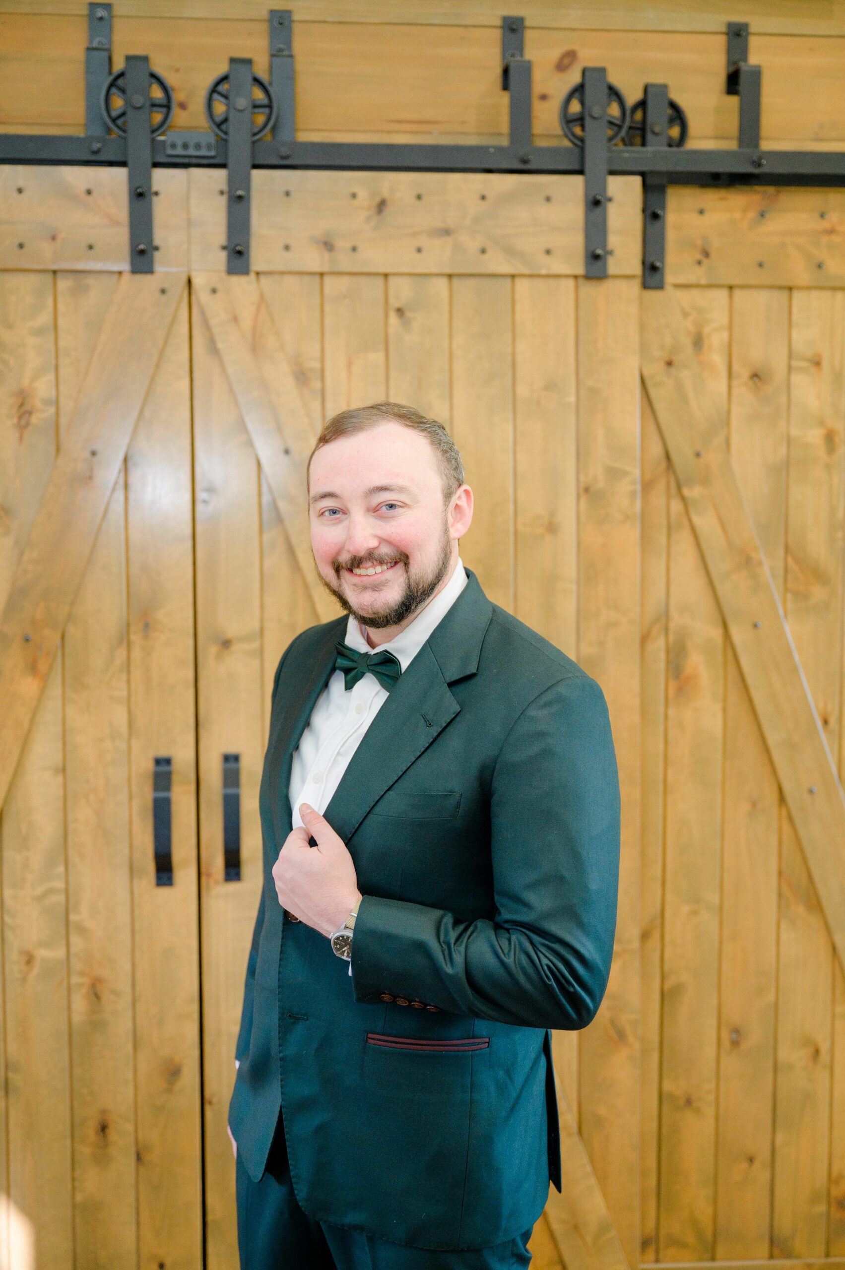 Colorful fall wedding day at Rosewood Farms in Elkton, Maryland photographed by Baltimore Wedding Photographer Cait Kramer.