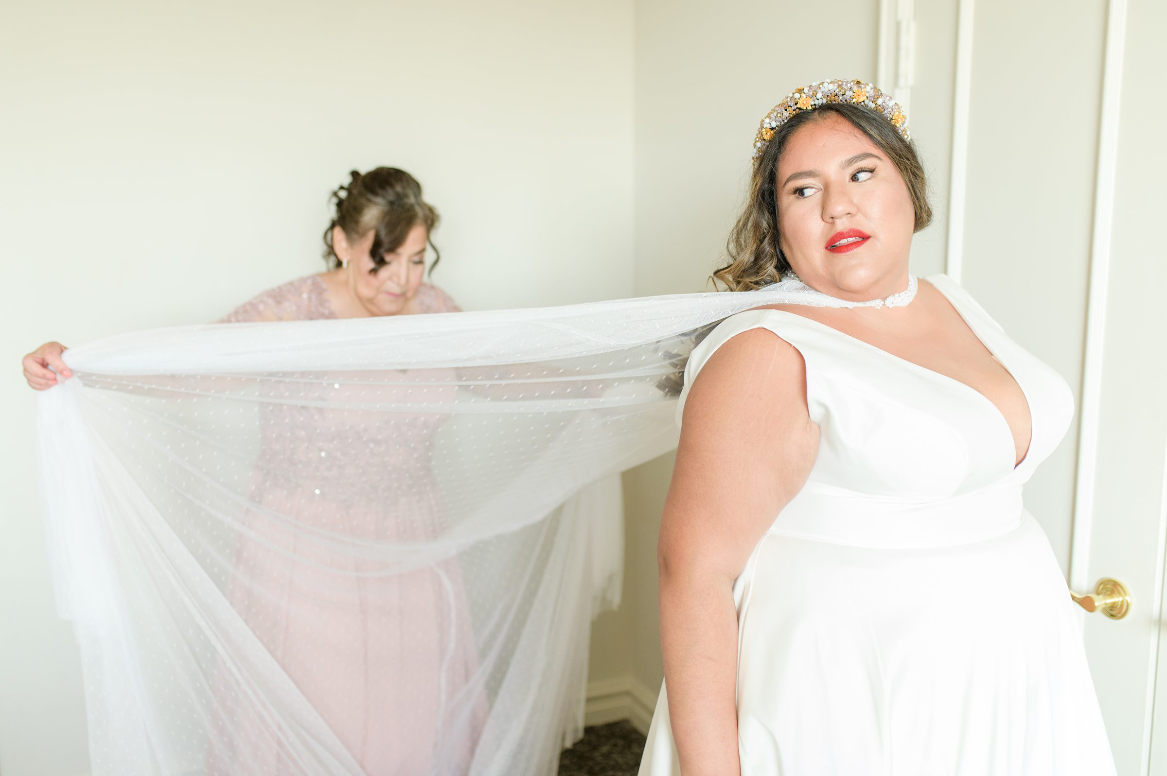 Intimate Fall shades of pink and blue Wedding at the DC War Memorial in Washington DC Photographed by Baltimore Wedding Photographer Cait Kramer Photography