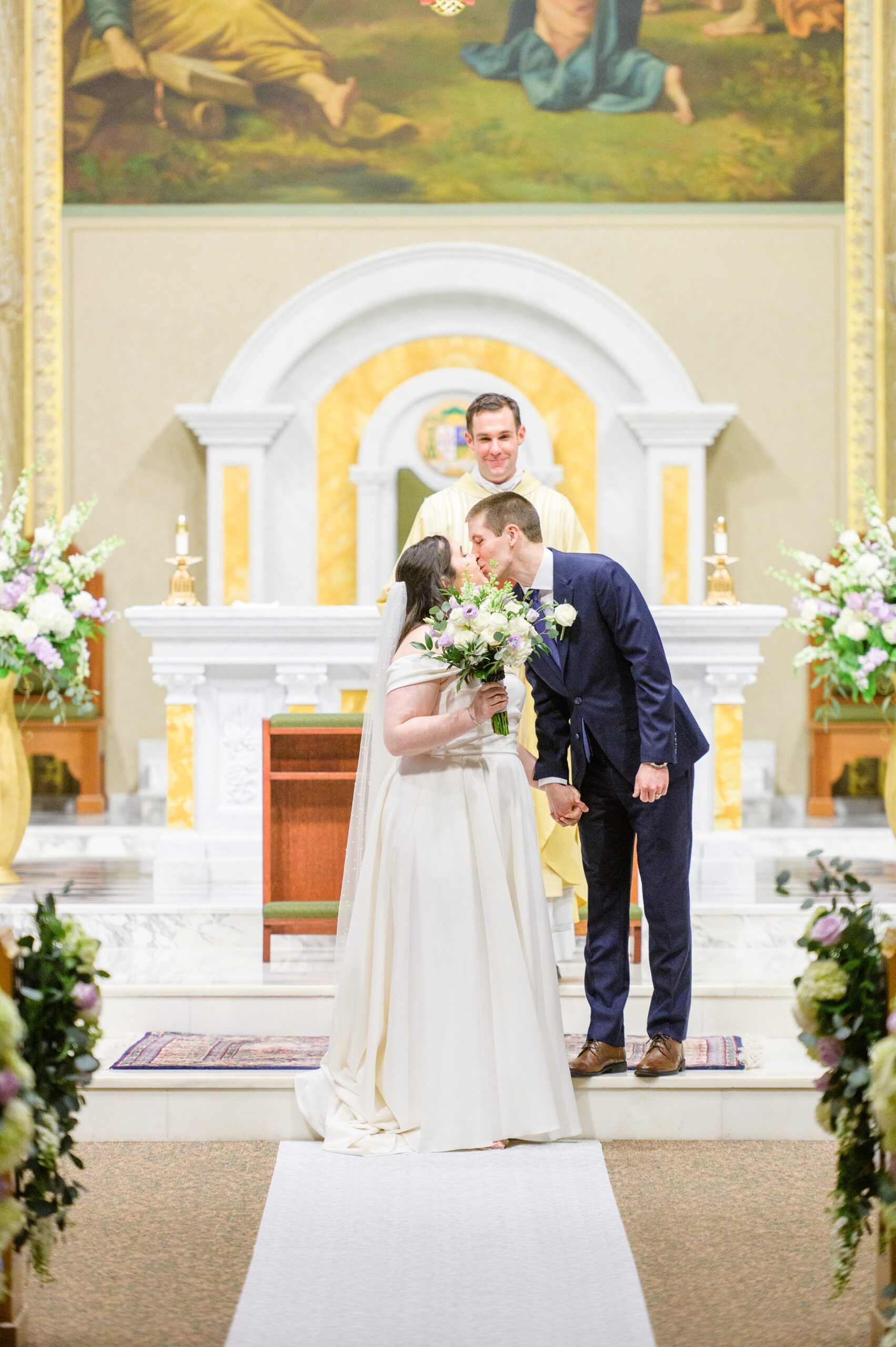 Lilac Spring wedding day at Glenmaura National Golf Club Photographed by Baltimore Wedding Photographer Cait Kramer Photography