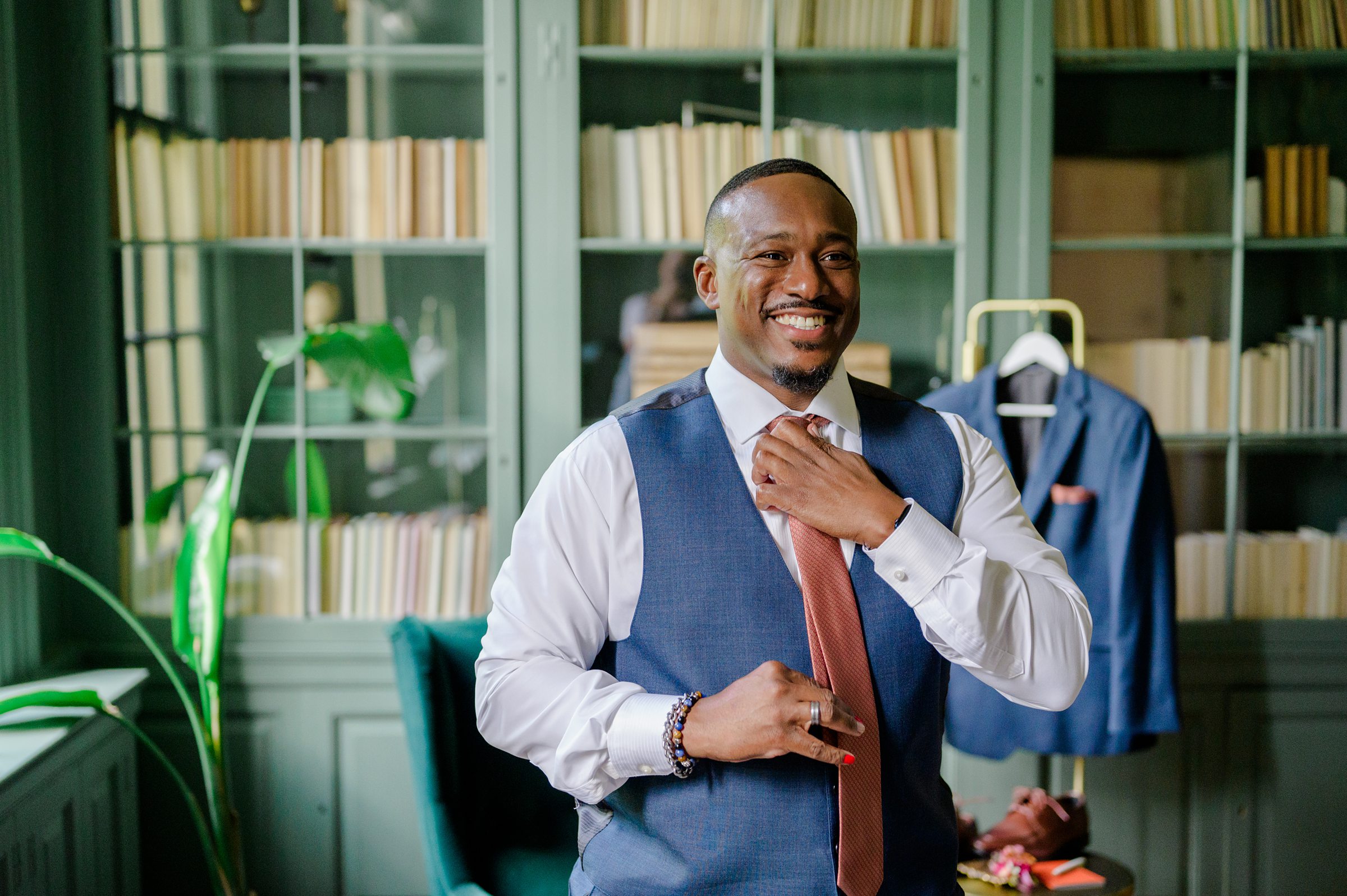 Colorful styled shoot at Rust Manor House photographed by Queer Affirming Wedding Photographer in Baltimore Cait Kramer.